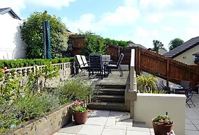 Valley Retreat - Peaceful Location Walk to Beach Parking