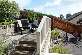 Valley Retreat - Peaceful Location Walk to Beach Parking