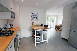 Valley Retreat - Peaceful Location Walk to Beach Parking