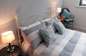 Valley Retreat - Peaceful Location Walk to Beach Parking