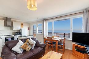 Sea Urchins Apartment - Sea Front Apartment With Views Pet Friendly