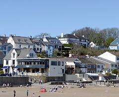 Sea Urchins Apartment - Sea Front Apartment With Views Pet Friendly