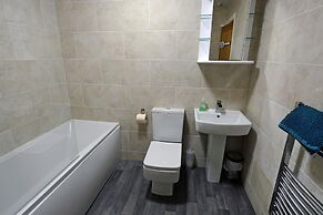 Sea Urchins Apartment - Sea Front Apartment With Views Pet Friendly