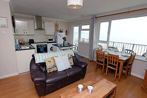 Sea Urchins Apartment - Sea Front Apartment With Views Pet Friendly