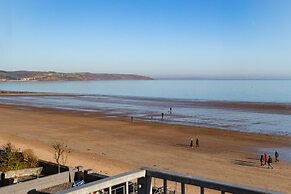 Sea Urchins Apartment - Sea Front Apartment With Views Pet Friendly