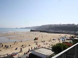 Sea Urchins Apartment - Sea Front Apartment With Views Pet Friendly