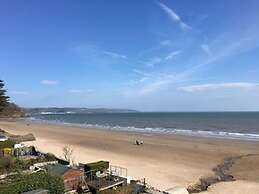 Sea Urchins Apartment - Sea Front Apartment With Views Pet Friendly