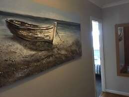 Sea Urchins Apartment - Sea Front Apartment With Views Pet Friendly