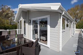 St Mary s View - Luxury Lodge Short Walk to Beach Parking