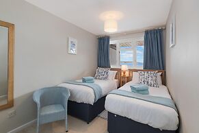 Cystanog Fach - Spectacular Sea Views Balcony and Terrace Parking