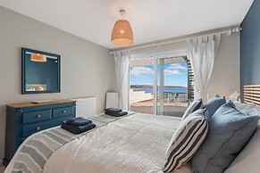 Cystanog Fach - Spectacular Sea Views Balcony and Terrace Parking