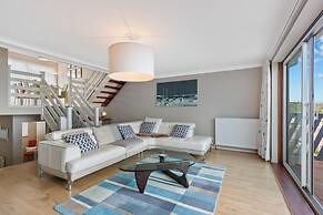 Cystanog Fach - Spectacular Sea Views Balcony and Terrace Parking