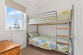 Surf Deck - Lovely Apartment Spectacular Coastal Views Short Walk to B