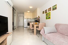 A2 - Modern apt With the Terrace & sea View