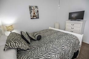 Home In Highlands Reserve! Private Pool 5 Bedroom Home by Redawning