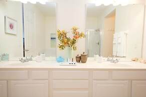 Vista Cay Epic. New! 3 Bedroom Condo by RedAwning