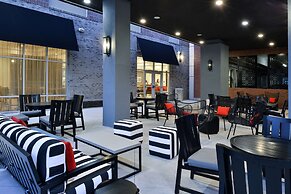 Hampton Inn & Suites Greensboro Downtown