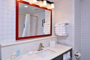 Hampton Inn & Suites Greensboro Downtown