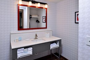 Hampton Inn & Suites Greensboro Downtown