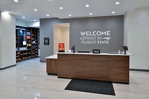 Hampton Inn & Suites Greensboro Downtown