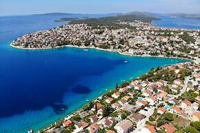 Modern apt w. Terrace, 2 min Walk to the Beach