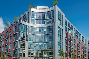 Global Luxury Suites at Bethesda Metro