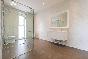 Amazing 6 Bedroom Pool Villa ED60