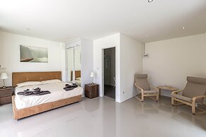 Amazing 6 Bedroom Pool Villa ED60