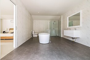 Amazing 6 Bedroom Pool Villa ED60