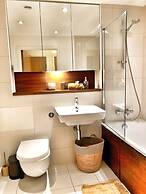 Elegant Apartment in The Wharf