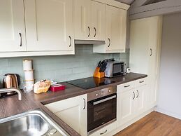 1 Bed Studio in Two Dales, Near Matlock & Bakewell