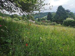 1 Bed Studio in Two Dales, Near Matlock & Bakewell