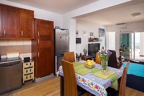 Spacious apt w Magnificent sea View & big Terrace