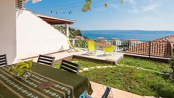 Spacious apt w Magnificent sea View & big Terrace