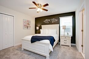 9 Bed Storey Lake Resort Game Room/pool 9 Bedroom Home by RedAwning