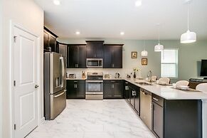 9 Bed Storey Lake Resort Game Room/pool 9 Bedroom Home by RedAwning