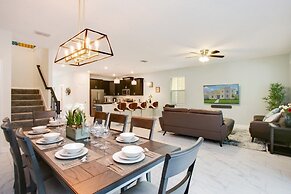 9 Bed Storey Lake Resort Game Room/pool 9 Bedroom Home by RedAwning