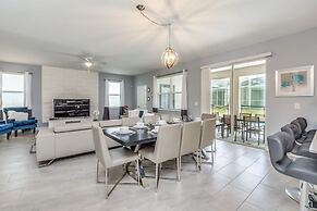 Five Star Resort Champions Gate Home! 7 Bedroom Villa by RedAwning