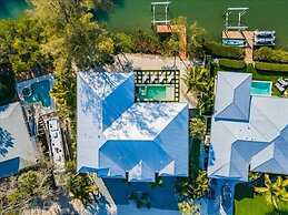 Our Great Escape 4 Bedroom Home by RedAwning