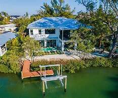 Our Great Escape 4 Bedroom Home by RedAwning