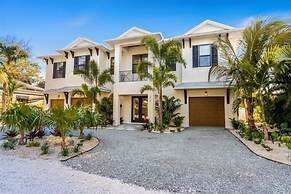 Our Great Escape 4 Bedroom Home by RedAwning