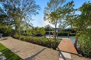 Our Great Escape 4 Bedroom Home by RedAwning