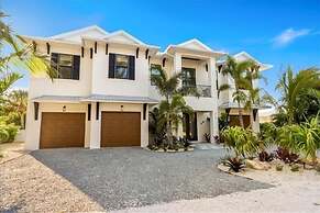 Our Great Escape 4 Bedroom Home by RedAwning