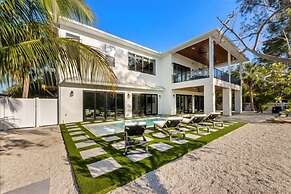 Our Great Escape 4 Bedroom Home by RedAwning