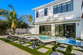 Our Great Escape 4 Bedroom Home by RedAwning