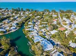 Our Great Escape 4 Bedroom Home by RedAwning