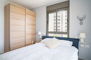 Sunlit Balcony & Coastal Charm by Sea N' Rent