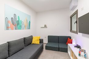 Sunlit Balcony & Coastal Charm by Sea N' Rent