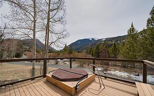 Frostfire D24 3 Bedroom Condo by RedAwning