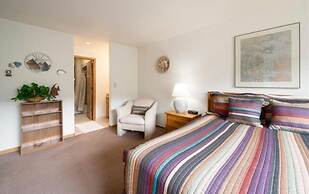 Frostfire D24 3 Bedroom Condo by RedAwning